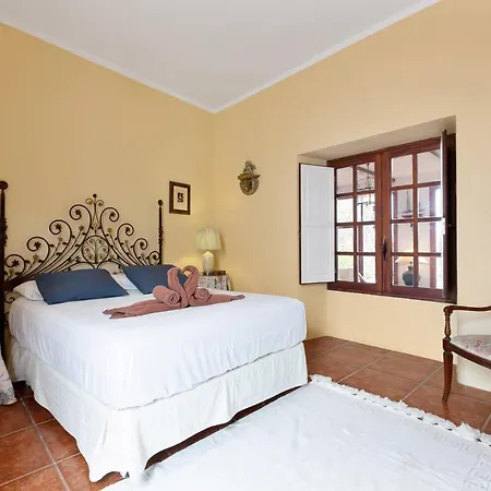 Perales Country house