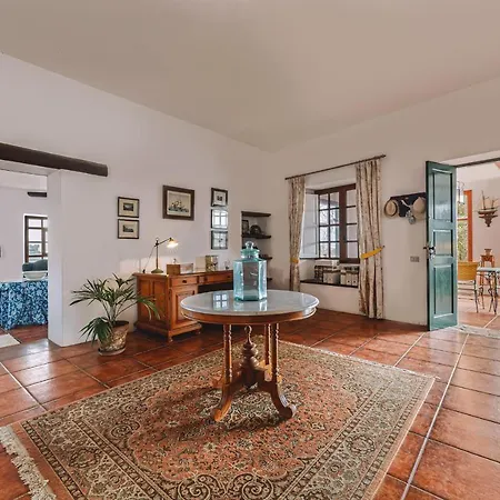 Perales Country house