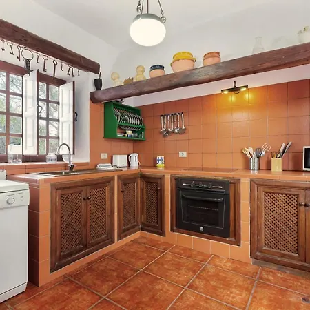 Perales Country house *